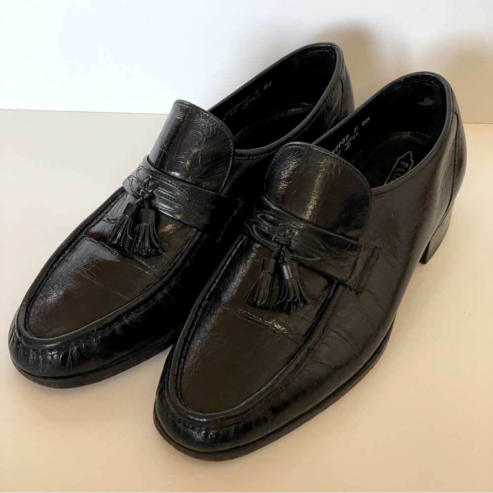 Florsheim Men’s Size 9 Black Leather Slip On Loafer Dress Shoe with tassels